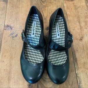 Black American Eagle Character Shoe Heels Size 7.5